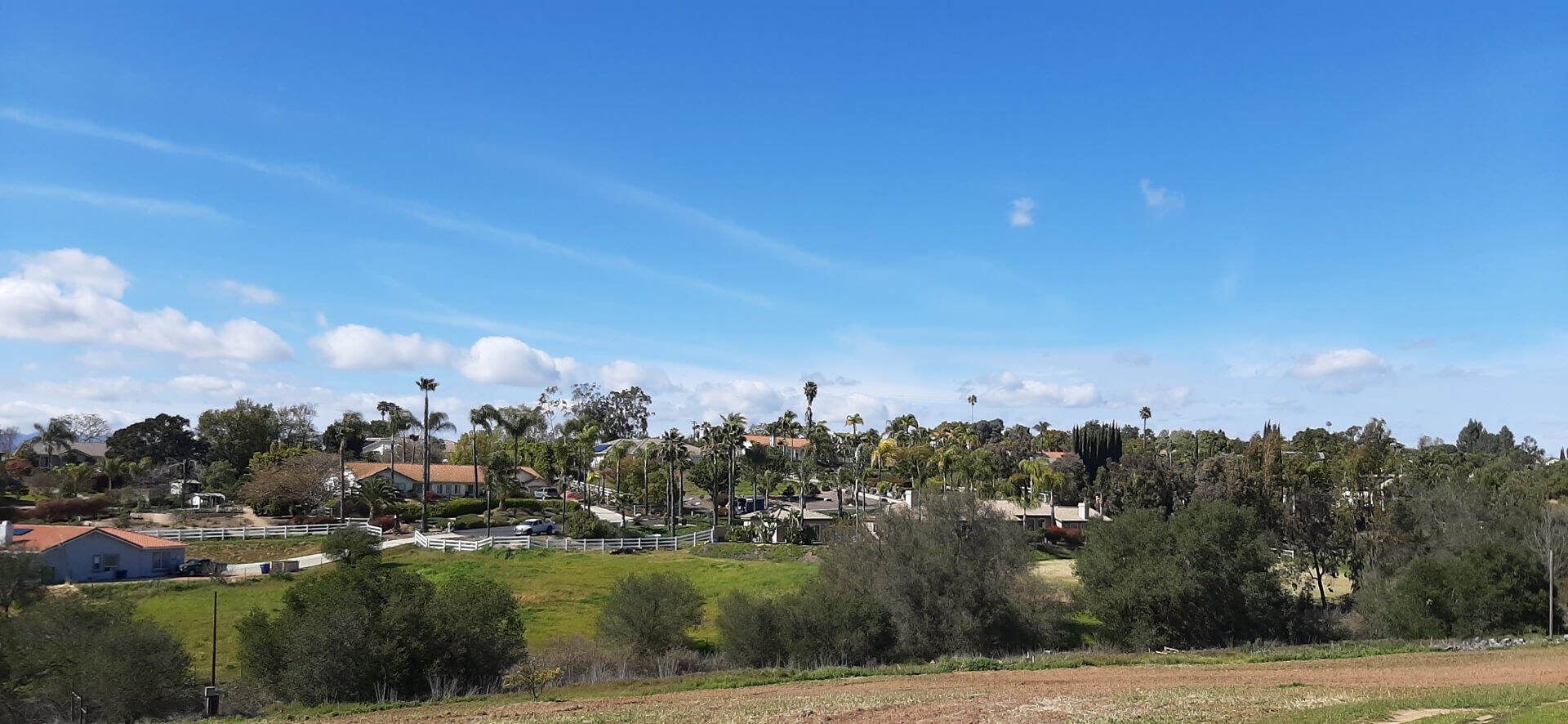 View of the Avowood Estates neighborhood in Fallbrook, California